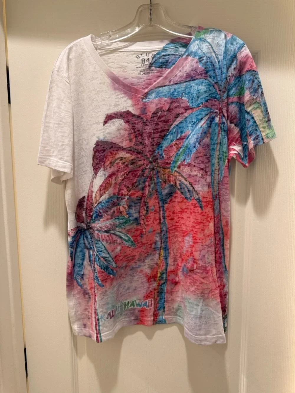 Blue 84 V-Neck Palm Watercolor Tee in White, Pink & Blue - Picture 4 of 4